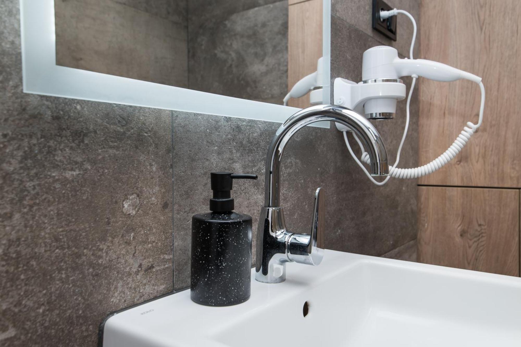 Apartamento Przytulny Loft W Uroczej Okolicy Gliwice Exterior foto